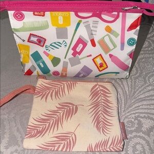Clinique Cosmetic Pouch & Makeup Eraser Print Zip Pouch Set